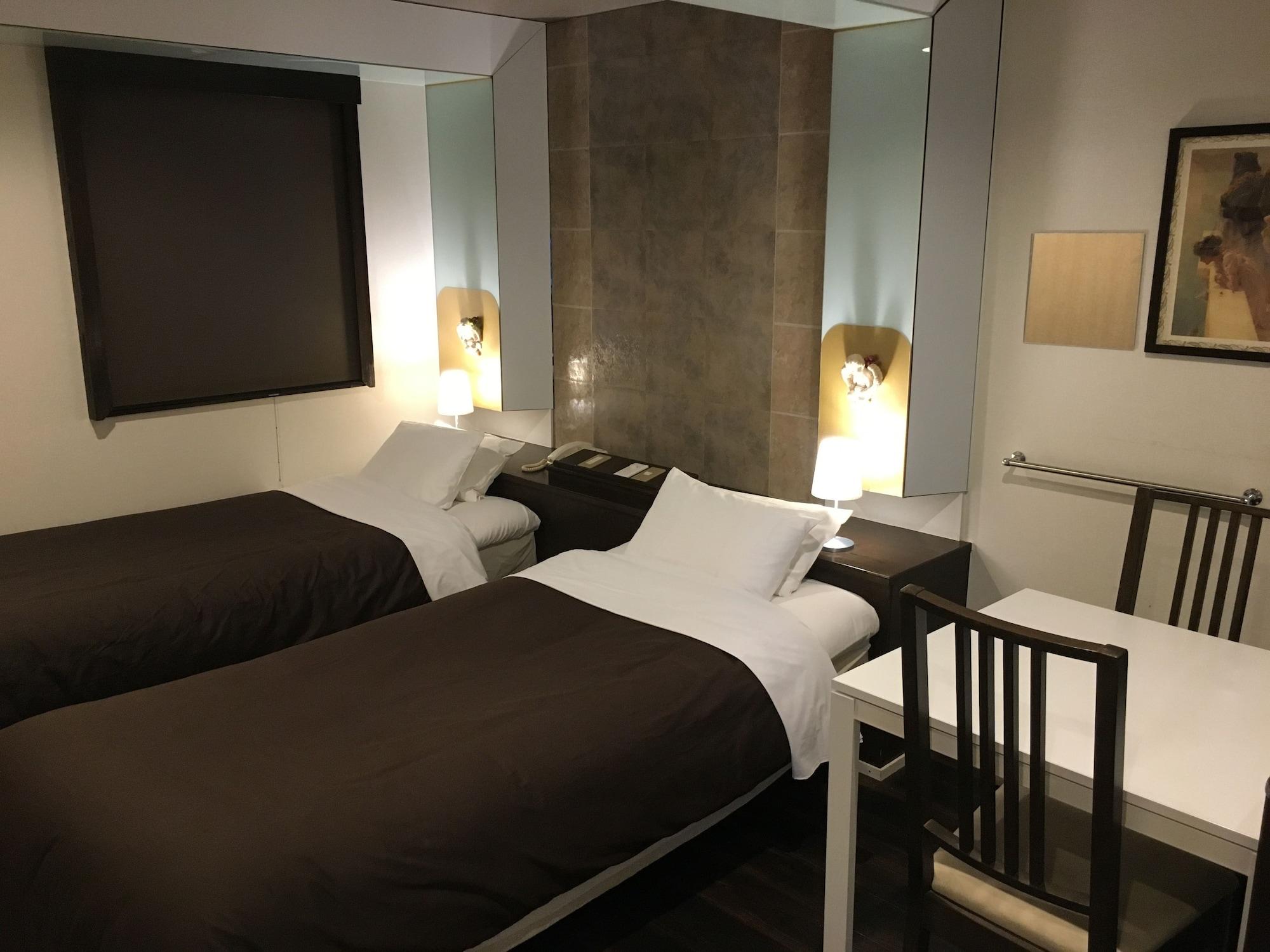 โรงแรม โรงแรมพลาซา 21 3*